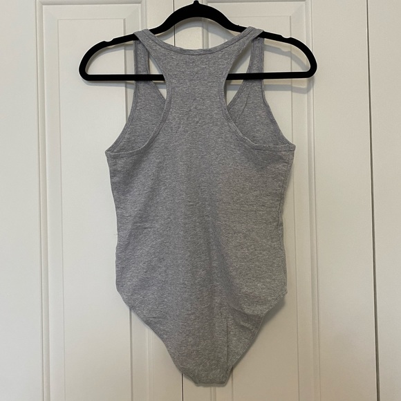 🎉5/$30 - Grey V-Neck bodysuit - Picture 3 of 9